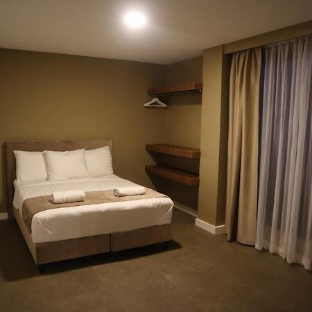 Empire Apartments Su 2 Marthastraat Парамарибо Екстериор снимка