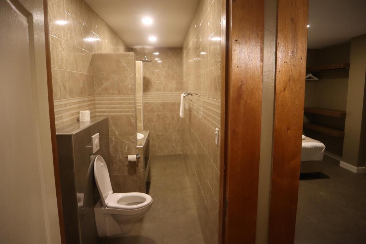 Empire Apartments Su 2 Marthastraat Парамарибо Екстериор снимка