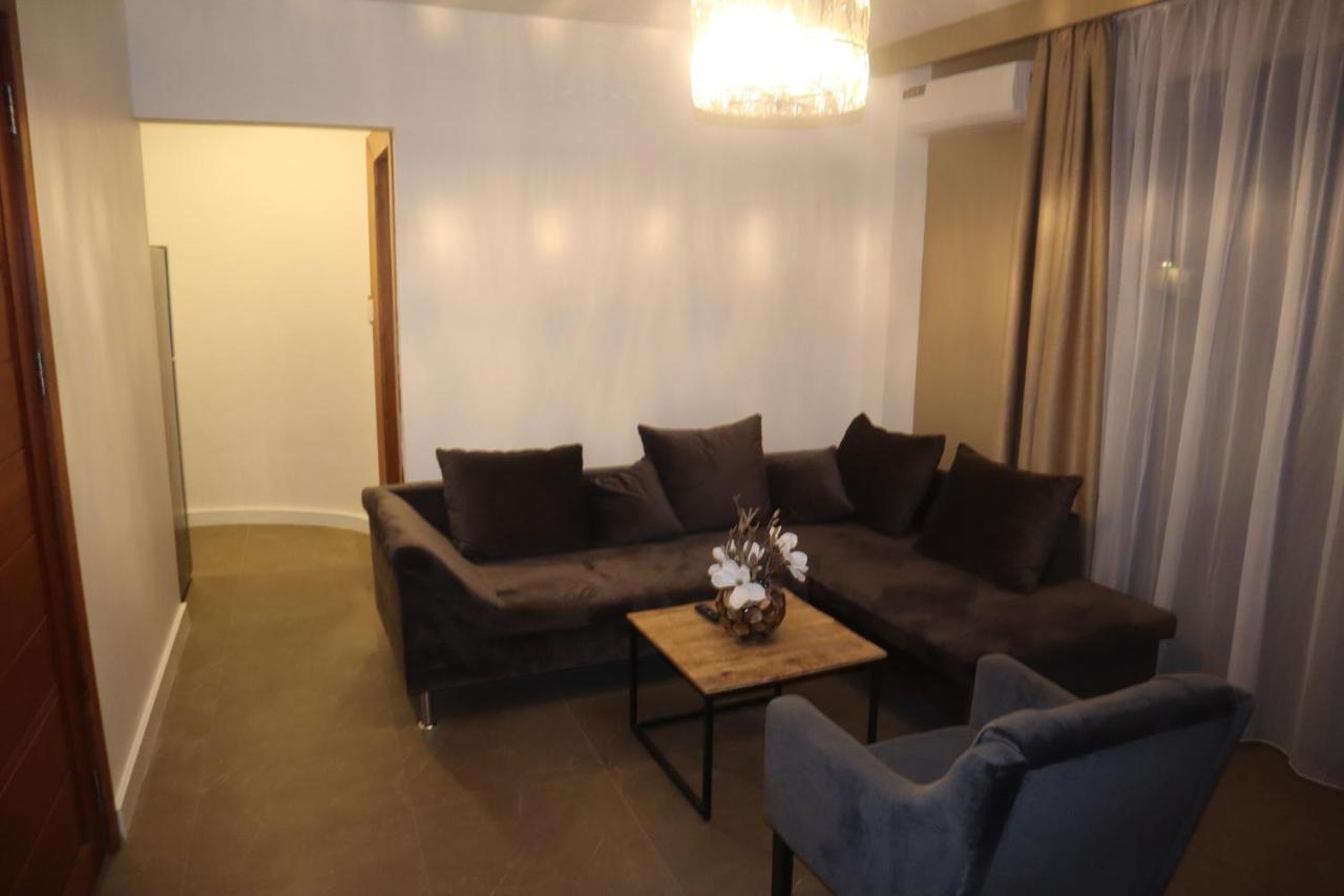 Empire Apartments Su 2 Marthastraat Парамарибо Екстериор снимка